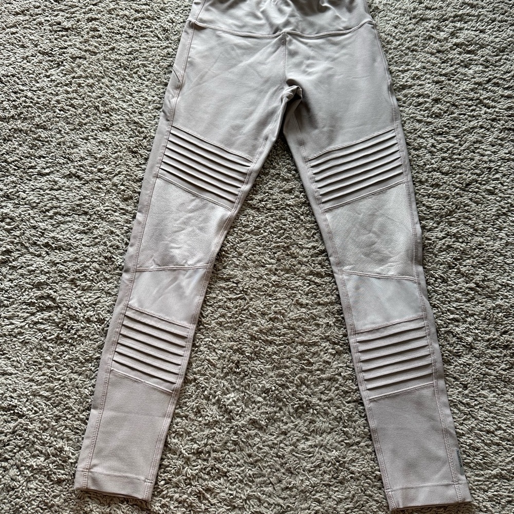 Dusty pink/mauve motorcycle athletic leggings size small